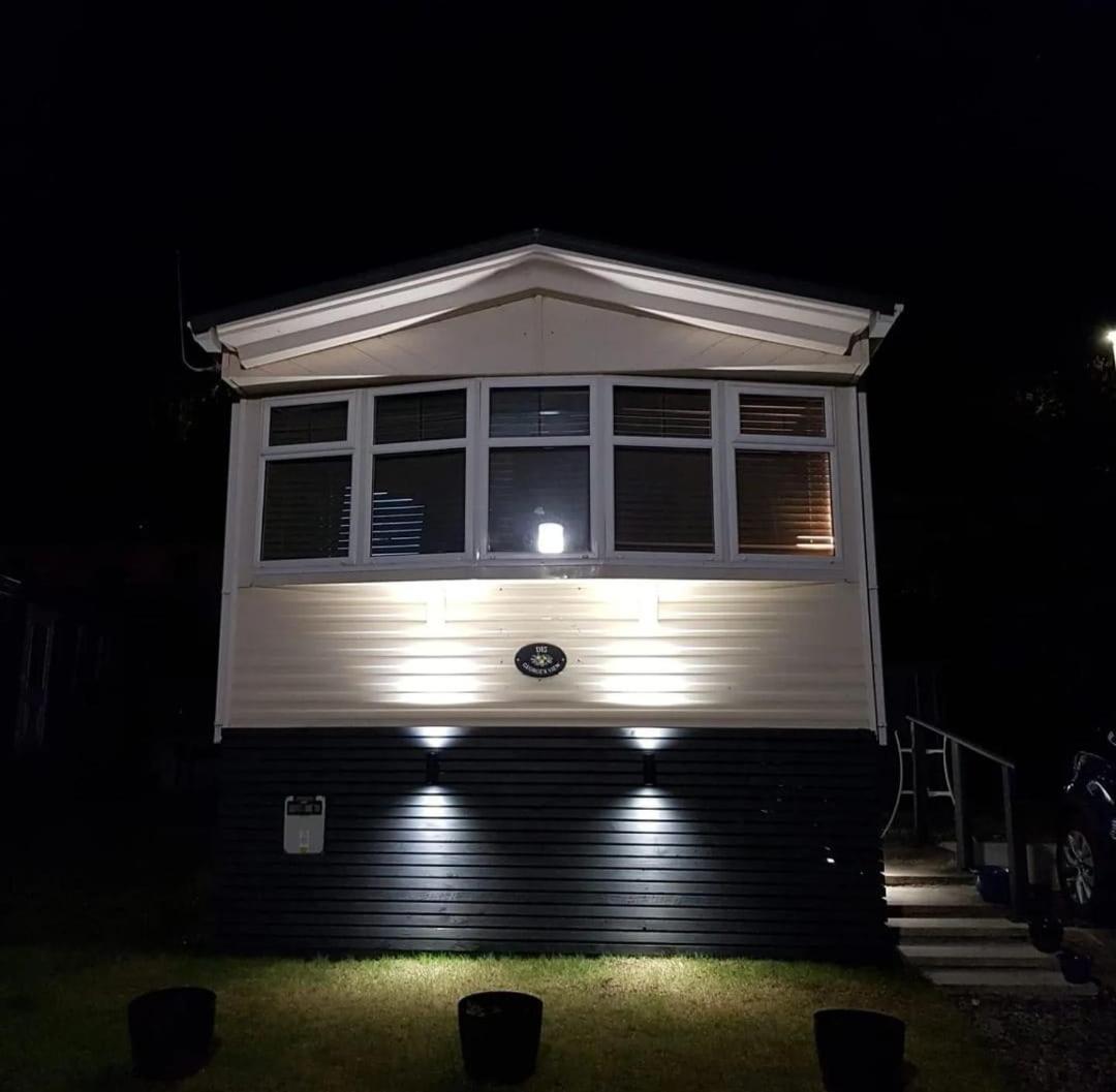 Wonderful 2 Bedroom Mobile Home Aberystwyth Exterior foto
